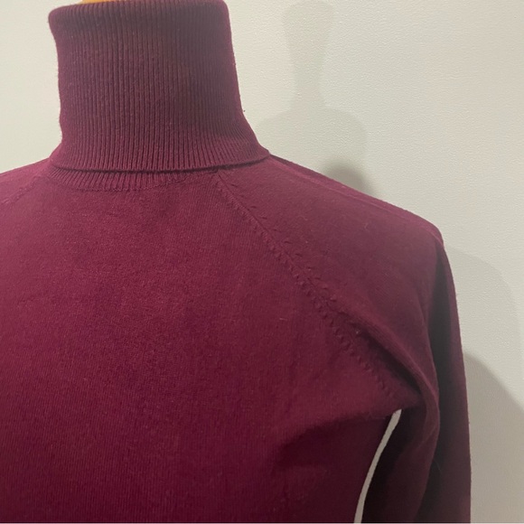 Cferra Turtle neck - Picture 2 of 6
